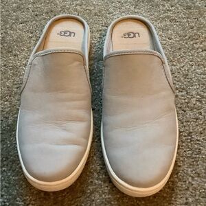 Women’s UGG Grey Leather Slip-on Sneakers Sz 7.5
